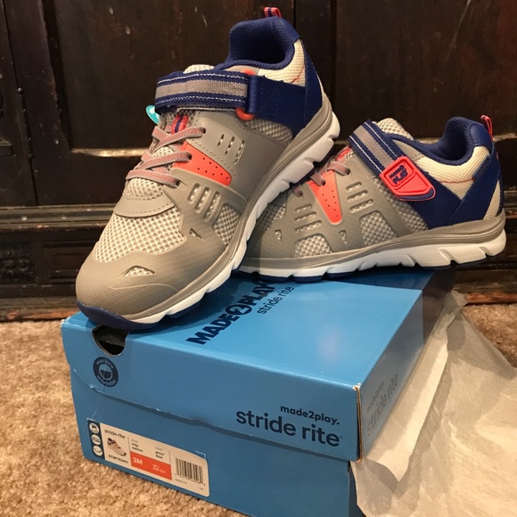 NIB Striderite Ashton Made2Play sneakers size 2 - Picture 1 of 4